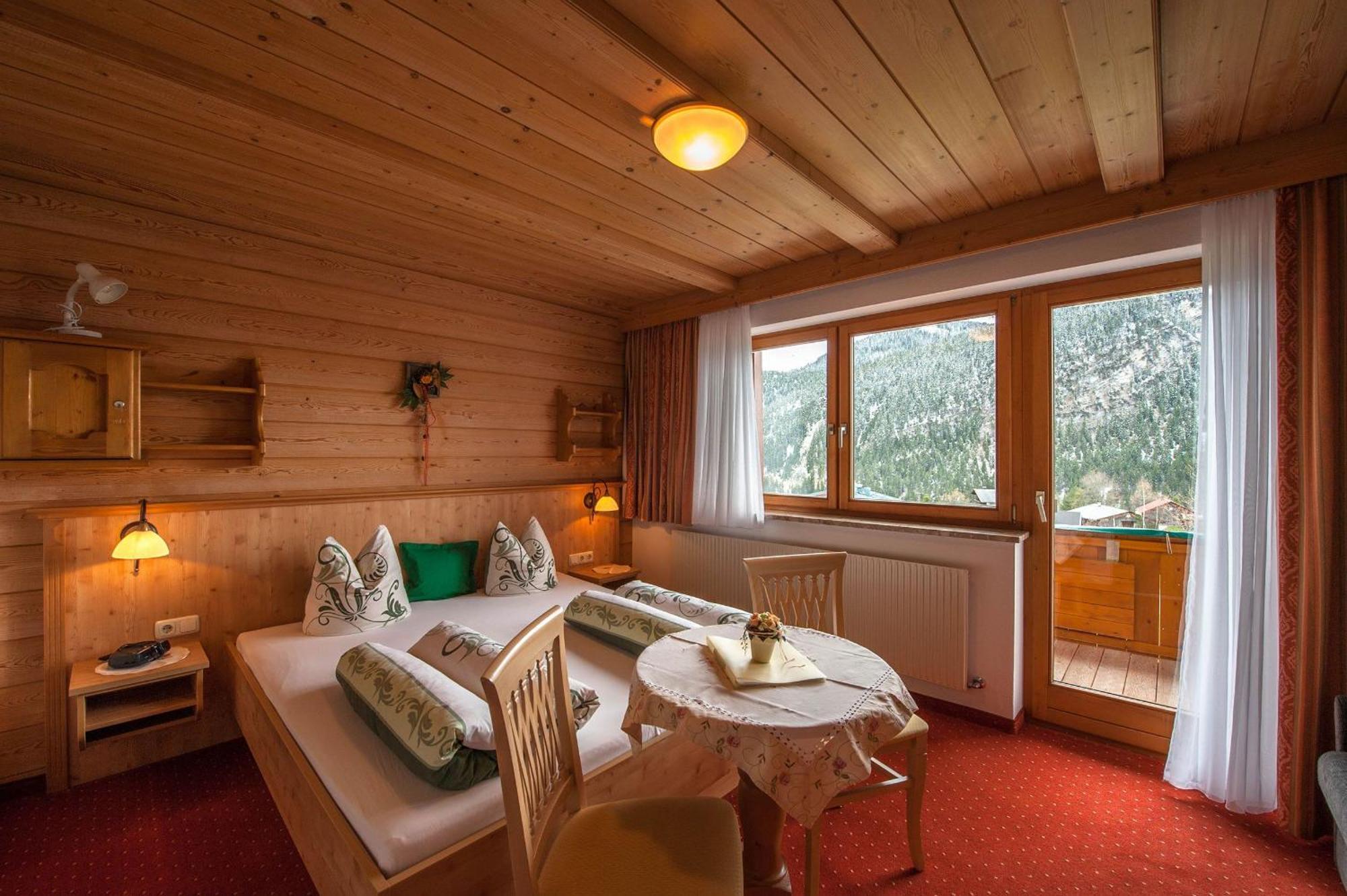Gaestehaus Alpenblick Berwang Exterior foto