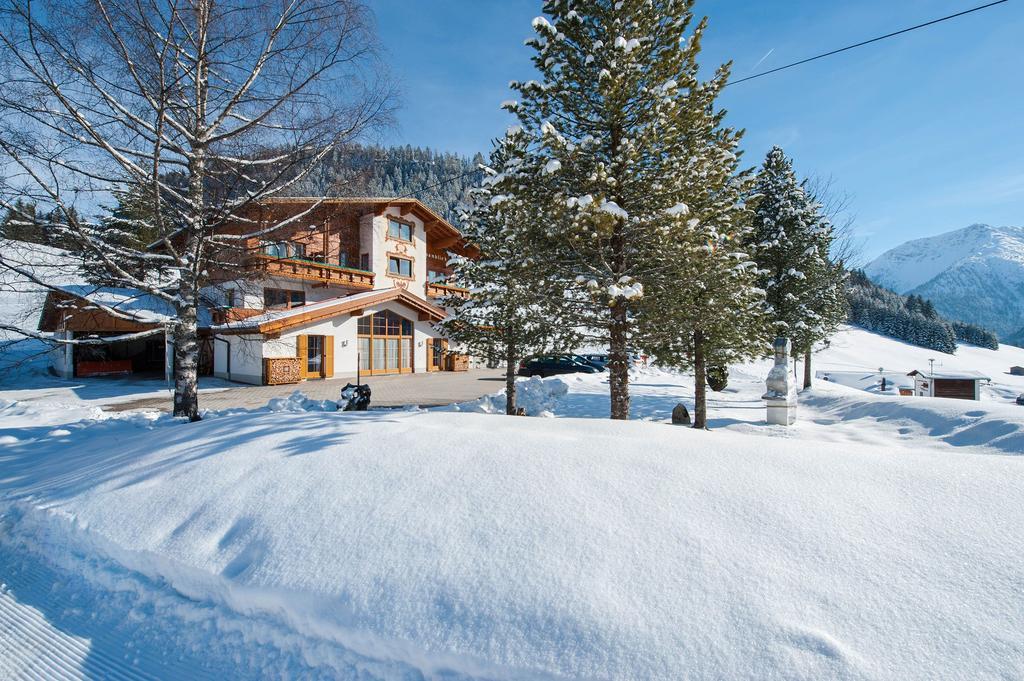 Gaestehaus Alpenblick Berwang Exterior foto