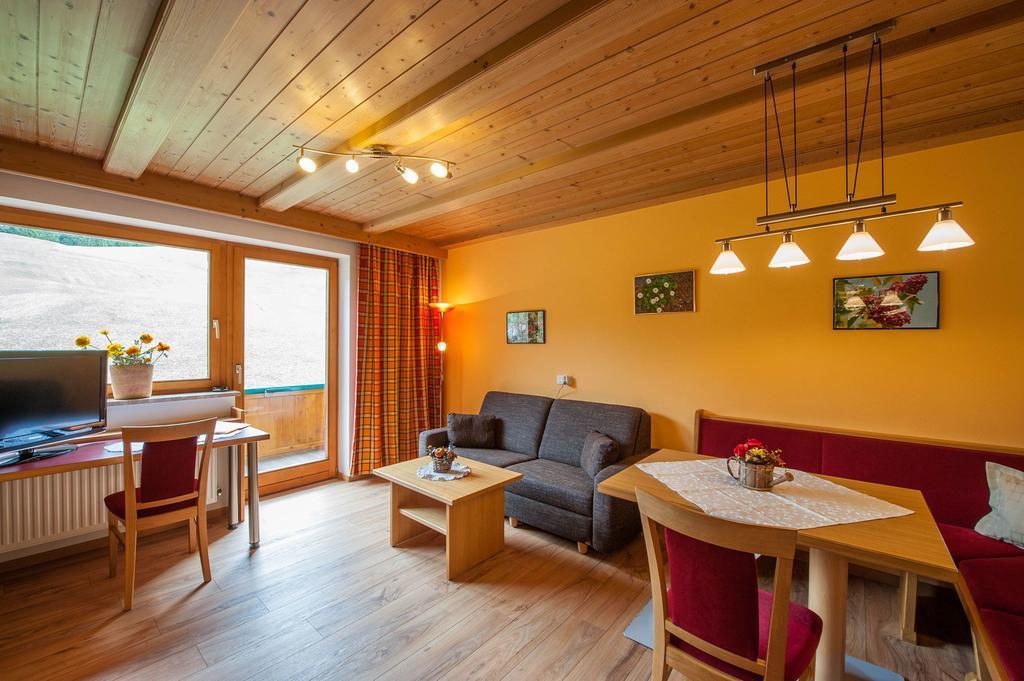 Gaestehaus Alpenblick Berwang Exterior foto